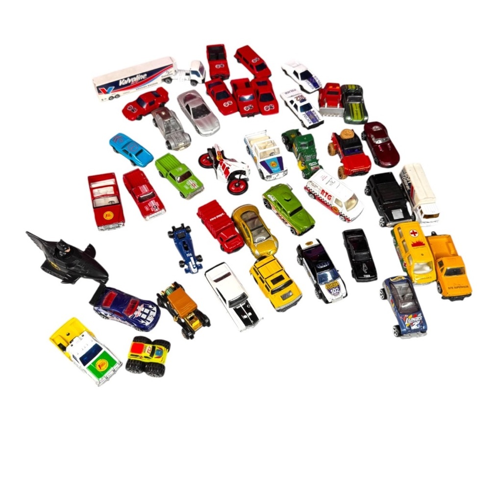 Vintage Lot of 41 Toys Car Cars & Trucks Hot Wheels & Matchbox & Other Brand
